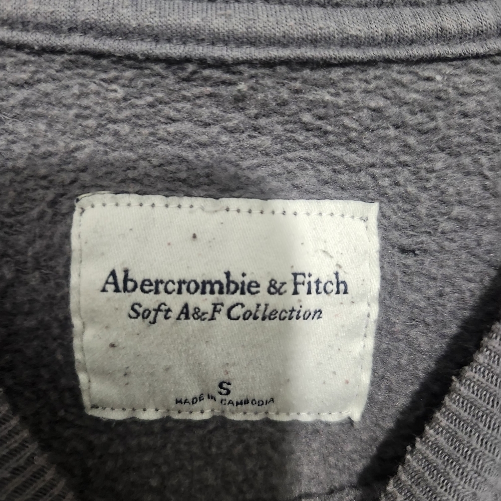Abercrombie & Fitch Charcoal Crewneck Sweatshirt Size S - Picture 3 of 6